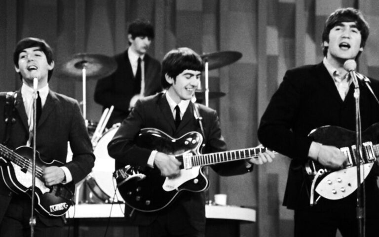 Οι Beatles στην κορυφή των τσαρτ, μετά από 54 χρόνια