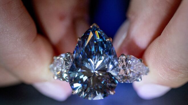 μπλε-διαμάντι-πουλήθηκε-έναντι-41-εκατ-562715269
