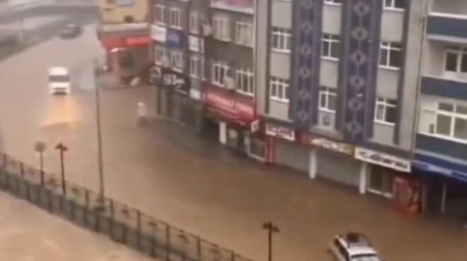 σφοδρές-πλημμύρες-στην-τουρκία-εννέ-562738468
