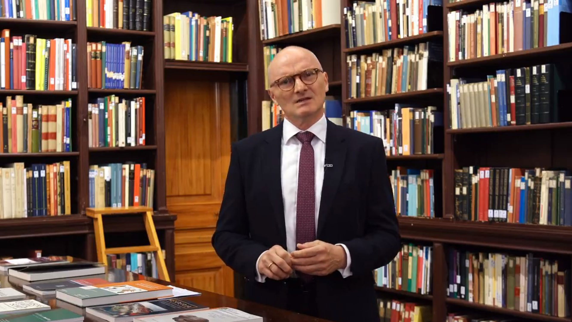 Αντρέας Κιντλ: Ο νέος Γερμανός πρέσβης συστήνεται με βίντεο στα ελληνικά-2