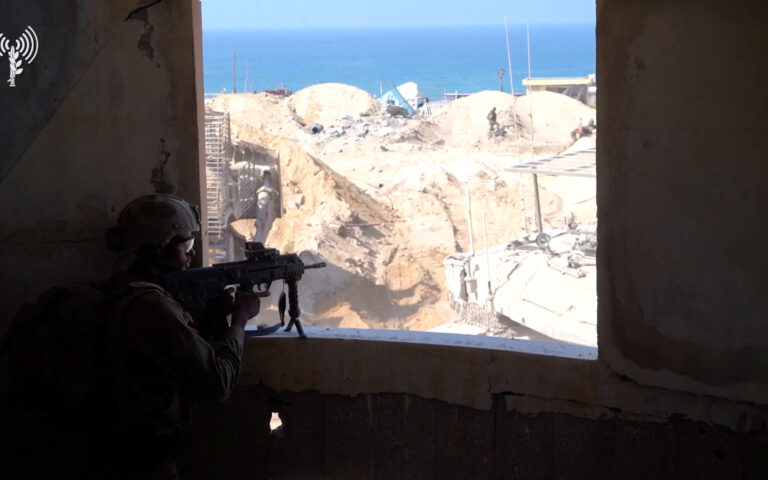 Ο ισραηλινός στρατός ισχυρίζεται ότι κατέλαβε το «προπύργιο» της Χαμάς