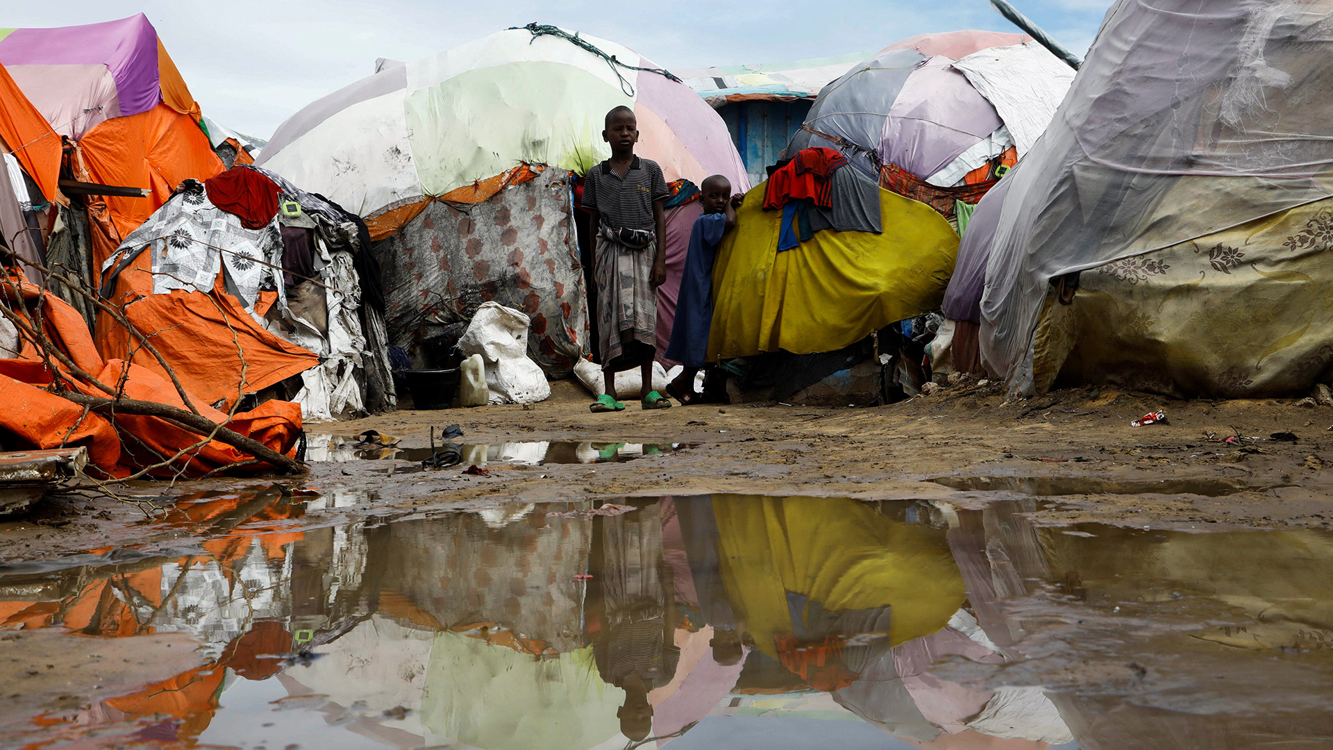 Σομαλία: Τουλάχιστον 50 νεκροί και σχεδόν 700.000 εκτοπισμένοι λόγω των σφοδρών βροχοπτώσεων-1