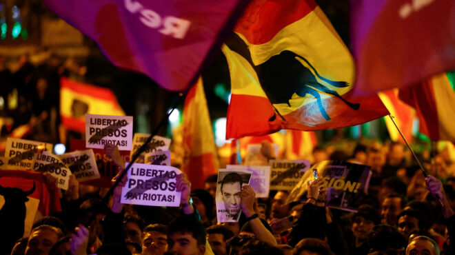 ισπανία-η-δεξιά-διαδηλώνει-εναντίον-τ-562724860