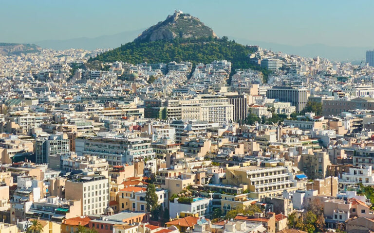 Meteo: Γιατί αισθανόμαστε πιο υψηλή τη θερμοκρασία τον χειμώνα στην Αθήνα