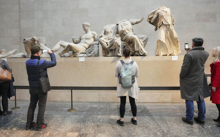 Γλυπτά του Παρθενώνα – Μενδώνη: «Δεν θα μείνουν άδειες οι αίθουσες του Βρετανικού Μουσείου»