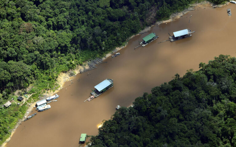 Επιχείρηση «σκούπα» στον Αμαζόνιο για παράνομες εξορύξεις χρυσού