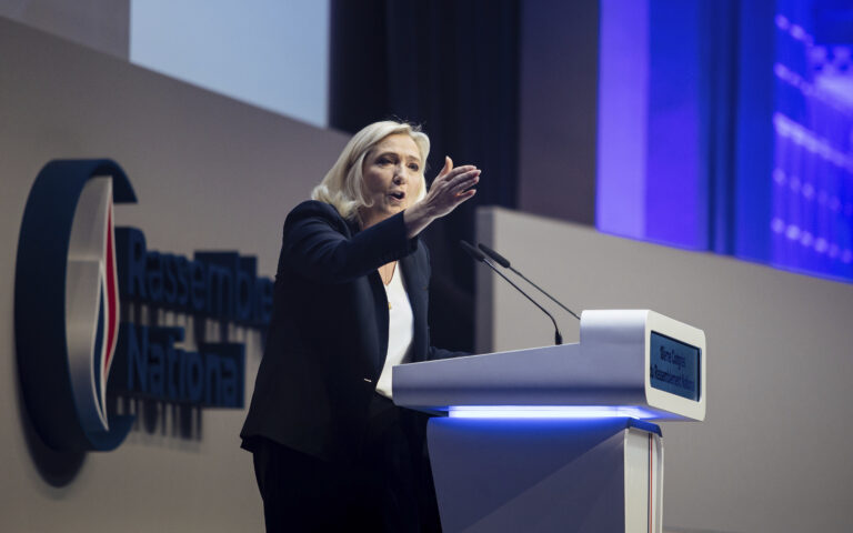 Γαλλία: Πρώτο το κόμμα της Λεπέν στις δημοσκοπήσεις