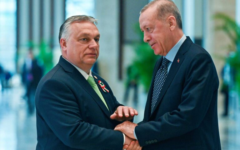 Ερντογάν: Επίσκεψη στην Ουγγαρία – Υπογραφή 16 συμφωνιών με Ορμπαν