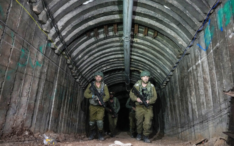 Ισραηλινός στρατός: Βρέθηκαν σήραγγες που οδηγούσαν σε σπίτια ηγετών της Χαμάς