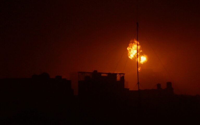 Ισραήλ: Σφοδροί βομβαρδισμοί στη νότια Γάζα – Επιθέσεις κατά της Χεζμπολάχ στα σύνορα με τον Λίβανο