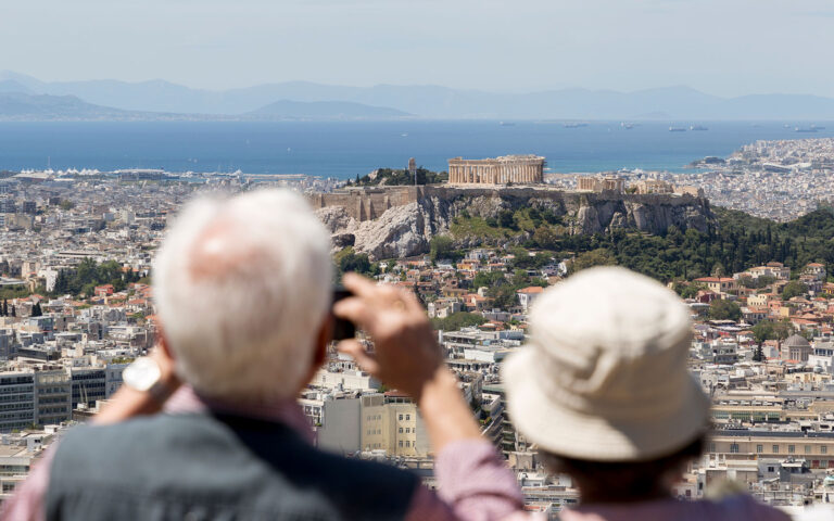 Le Figaro: Η Ελλάδα φορολογικά ελκυστική για τους Γάλλους συνταξιούχους
