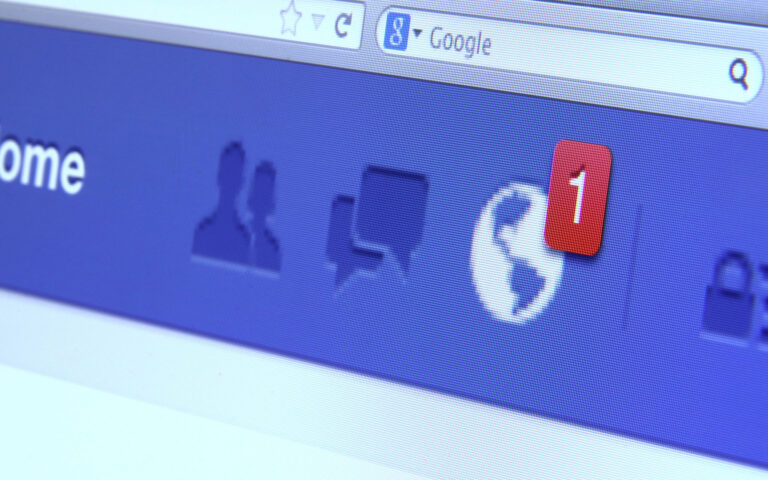 Αγωγή στη Meta: «Οι αλγόριθμοι του Facebook οδηγούν παιδόφιλους σε προφίλ ανηλίκων»