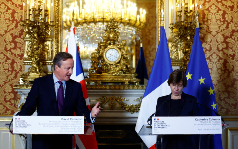 Κάμερον: Βρετανία και Γαλλία θα υποστηρίξουν την Ουκρανία για όσο χρειαστεί