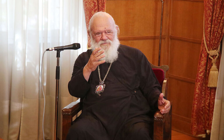 Αρχιεπίσκοπος Ιερώνυμος: «Η τεκνοθεσία με ενοχλεί, όχι η συμβίωση»