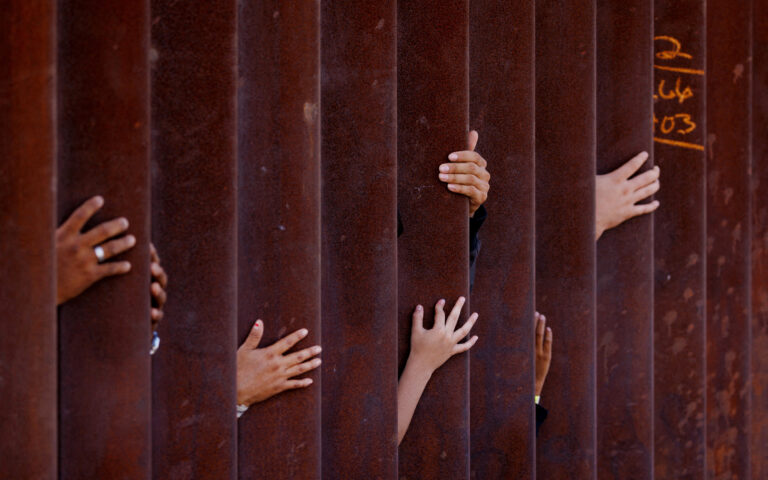 ΗΠΑ: Ψηφίστηκε νόμος στο Τέξας που ποινικοποιεί την παράνομη μετανάστευση