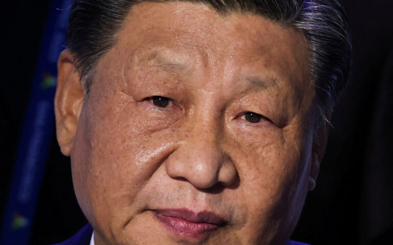 Ο πρόεδρος Σι καλεί τους πρεσβευτές της Κίνας να σφυρηλατήσουν «σιδηρούν διπλωματικό στρατό»