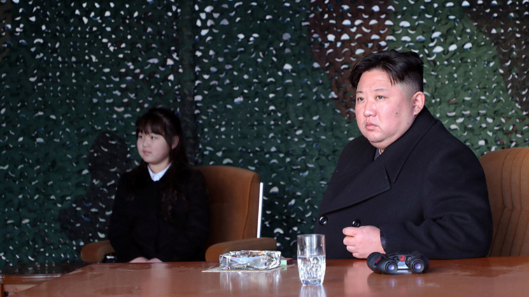 Νότια Κορέα: Η 10χρονη κόρη του Κιμ Γιονγκ Ουν «η πιθανότερη διάδοχός του»