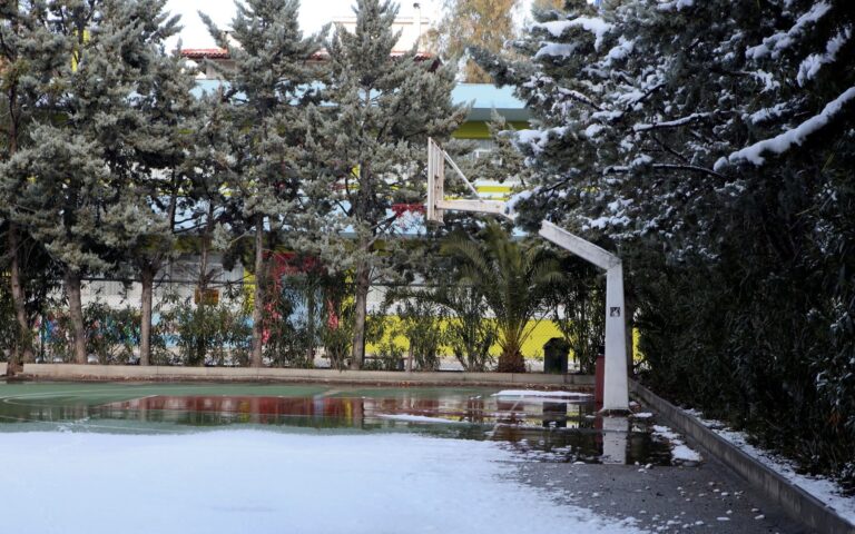 Κλειστά σχολεία σε Θεσσαλονίκη και Δυτική Μακεδονία λόγω χιονιά