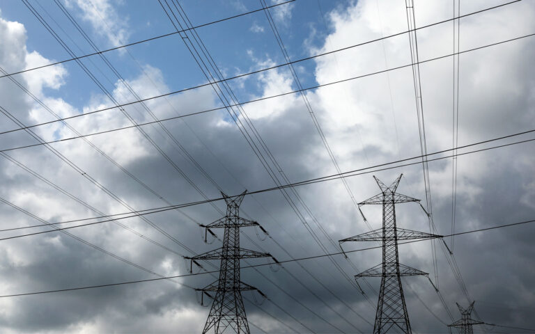 Ηλεκτρική διασύνδεση Κρήτης: «Αποτυχία προγραμματισμού» με κόστος για τους καταναλωτές ρεύματος