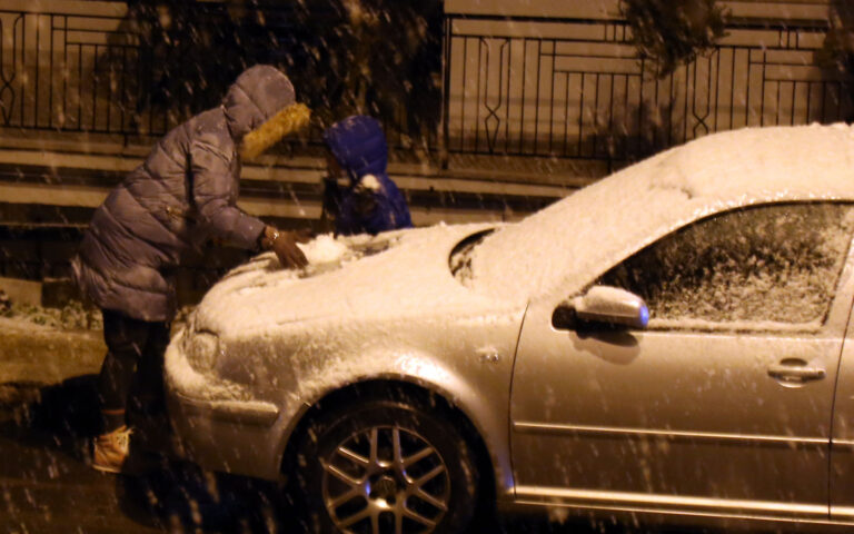 Χιονόπτωση στη Θεσσαλονίκη (εικόνες)