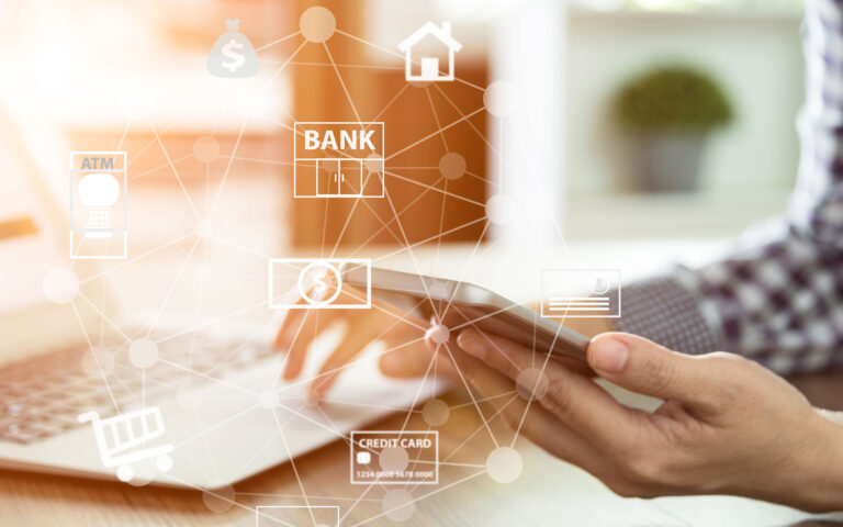 Επελαύνουν το mobile και το internet banking