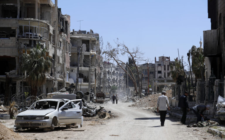 Το Ισραήλ «κλιμακώνει» τα πλήγματα στη Συρία