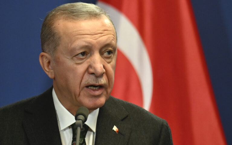 Ερντογάν: «Θα συνεχίσουμε τις στρατιωτικές επιχειρήσεις σε Ιράκ και Συρία»