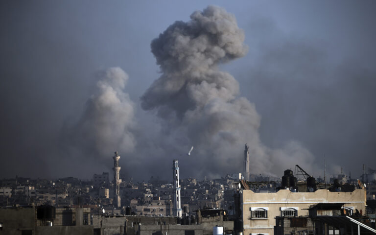 «Βράζει» η Μέση Ανατολή: Εκρήξεις σε επτά μέτωπα