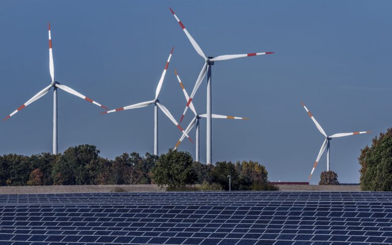 Κομισιόν: Η Ευρώπη πρέπει να υπερδιπλασιάσει την παραγωγή ενέργειας έως το 2050