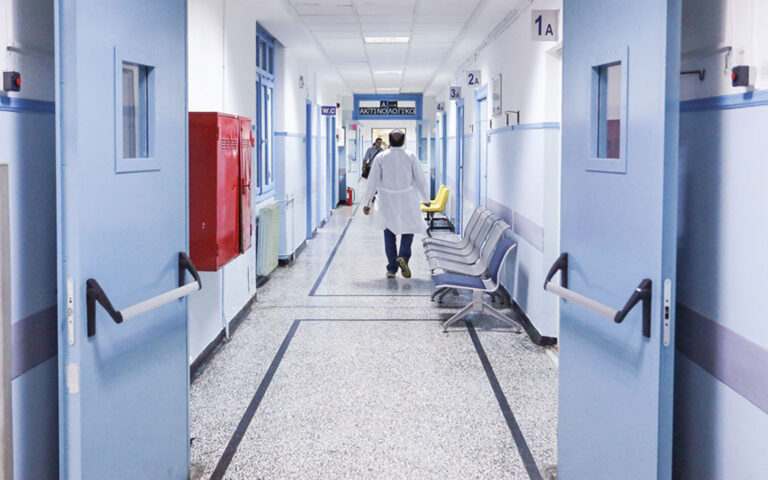 Κορωνοϊός: Απαγόρευση επισκεπτηρίων σε δύο νοσοκομεία