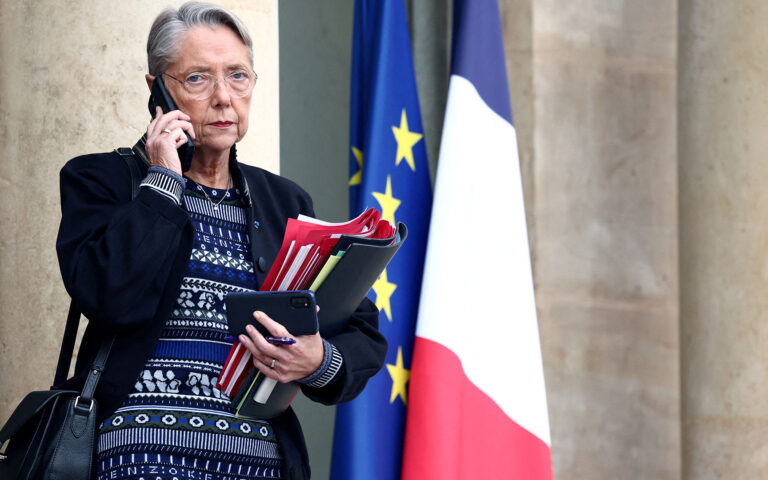 Γαλλία: Παραιτήθηκε η πρωθυπουργός Ελίζαμπεθ Μπορν