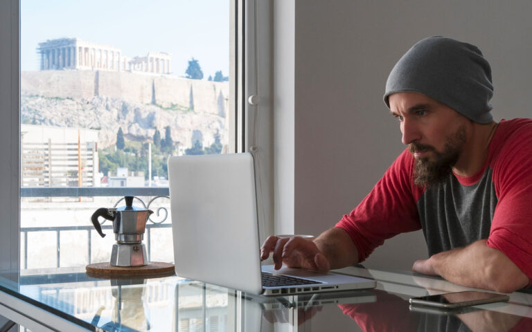 Ψηφιακοί νομάδες στην «Κ»: Τα θετικά και τα μειονέκτηματα της Ελλάδας για εξ αποστάσεως εργασία
