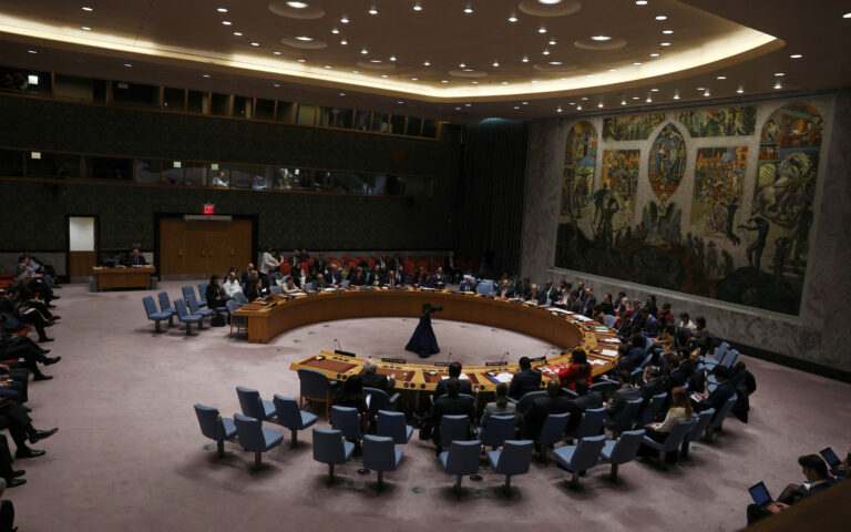 O ΟΗΕ καλεί τους Χούθι να σταματήσουν τις επιθέσεις