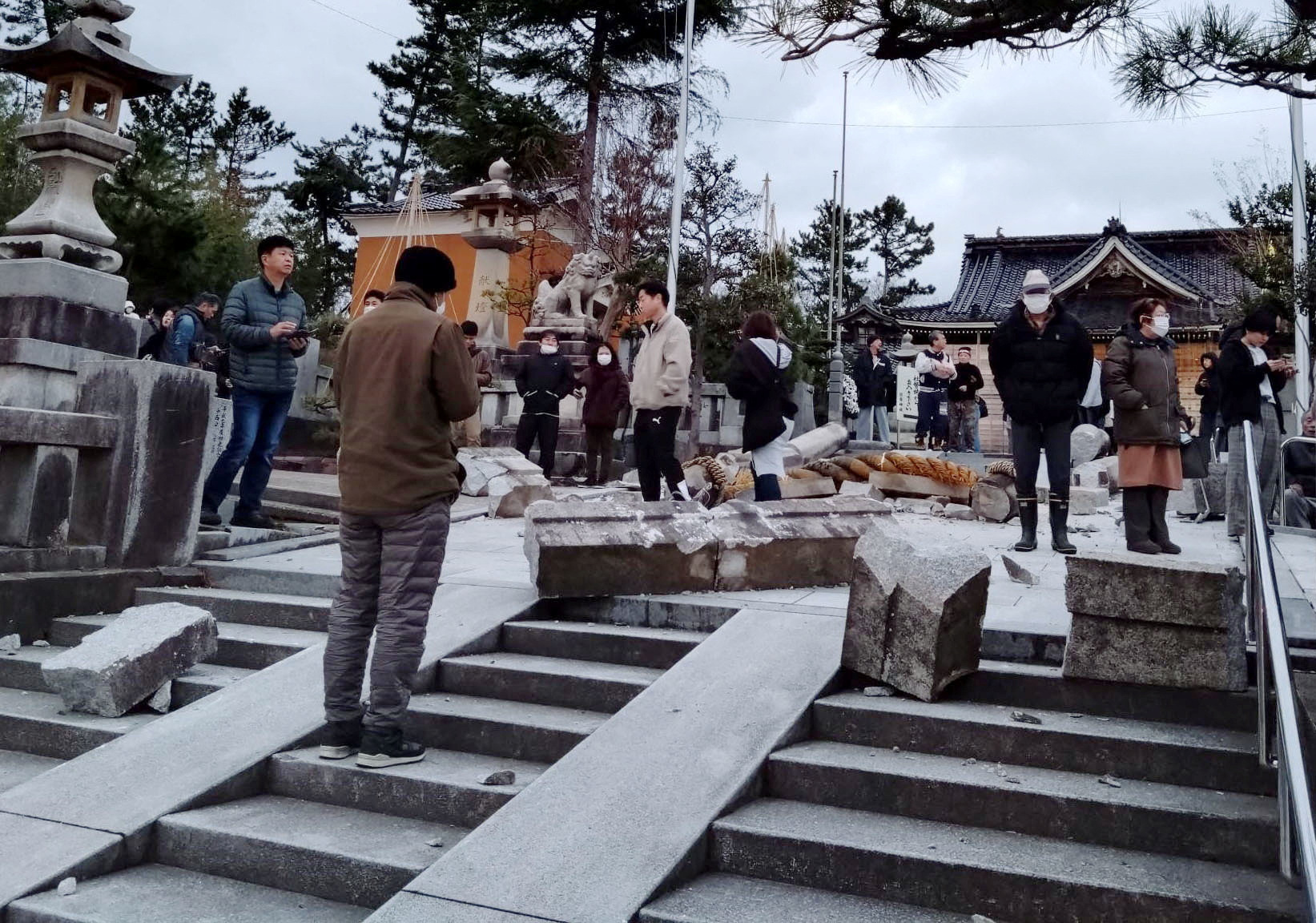 Ιαπωνία: Στους 30 οι νεκροί από τους σεισμούς – Μάχη με τον χρόνο για επιζώντες-3