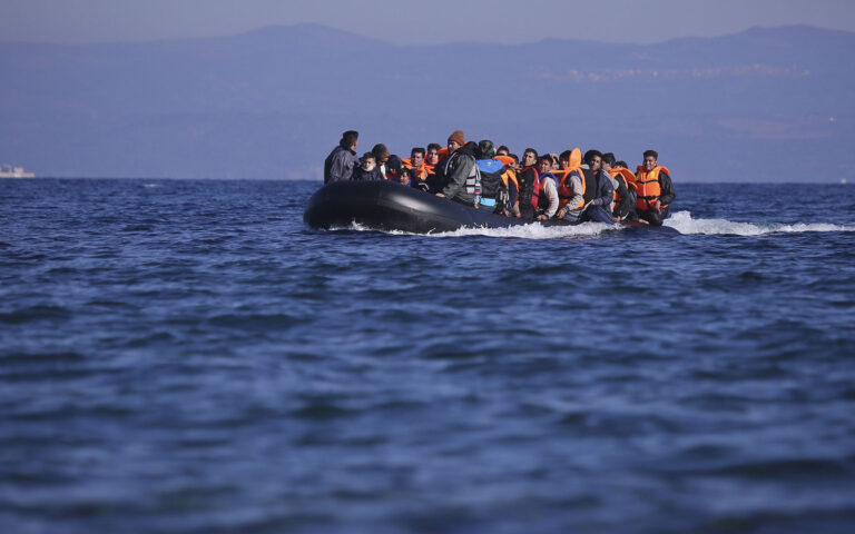 Frontex: Υψηλό 8ετίας στις παράτυπες αφίξεις μεταναστών το 2023
