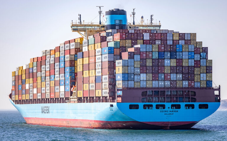 Maersk: Τα προβλήματα στην Ερυθρά Θάλασσα θα διαρκέσουν «τουλάχιστον λίγους μήνες»