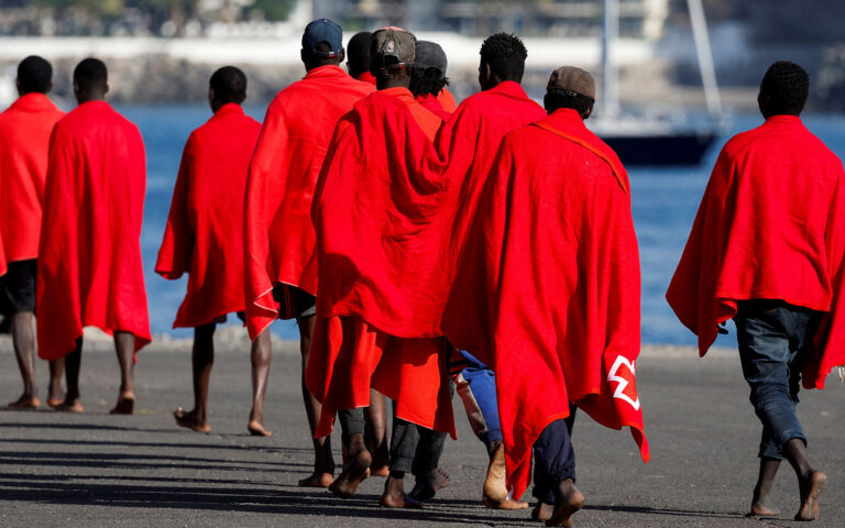 Εκρηκτική αύξηση της μετανάστευσης από τη Δυτική Αφρική – Καμπανάκι από Frontex