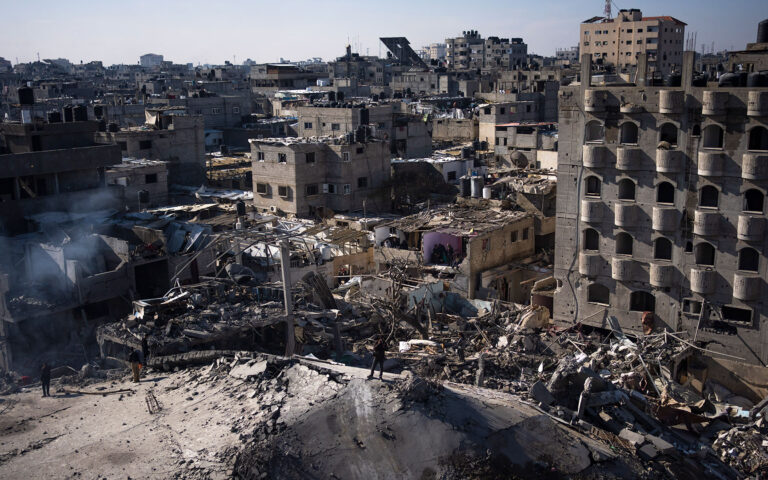 Ο ισραηλινός στρατός αναζητεί λύση για τη Ράφα στη Γάζα
