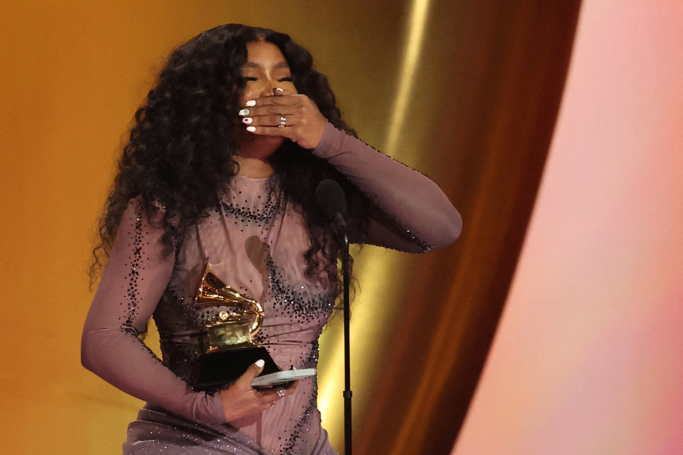 Grammys: Γυναικεία υπόθεση τα φετινά βραβεία – Η Τέιλορ Σουίφτ έγραψε Ιστορία-3