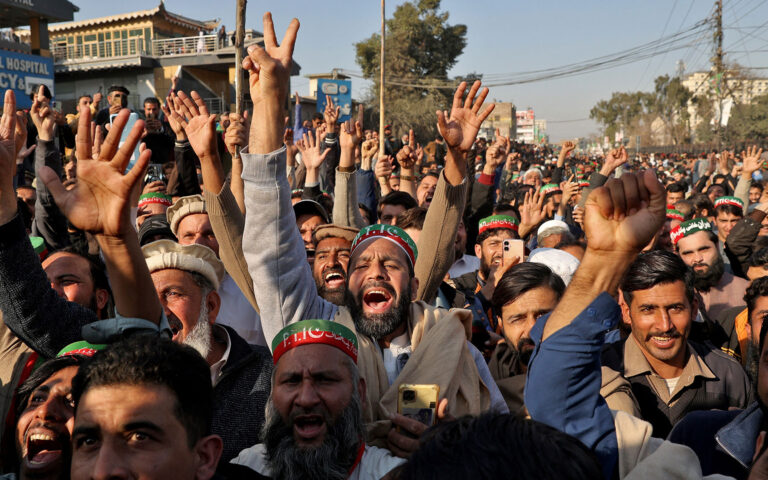 Εκλογές στο Πακιστάν: Συνεργάτης του Ιμράν Χαν ζητάει δημοσίευση των αποτελεσμάτων
