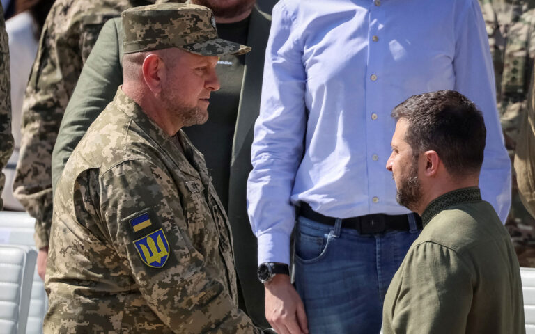 Ουκρανία: Τέλος ο Ζαλούζνι – Το χρονικό μίας προαναγγελθείσας «καρατόμησης»