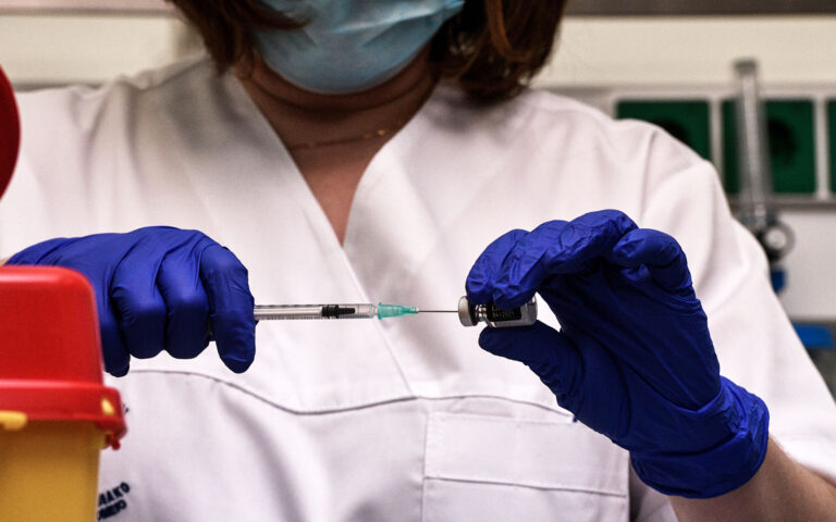 Ιλαρά: «Οι μετά το 1970 να ελέγξουν ότι έχουν εμβολιαστεί»