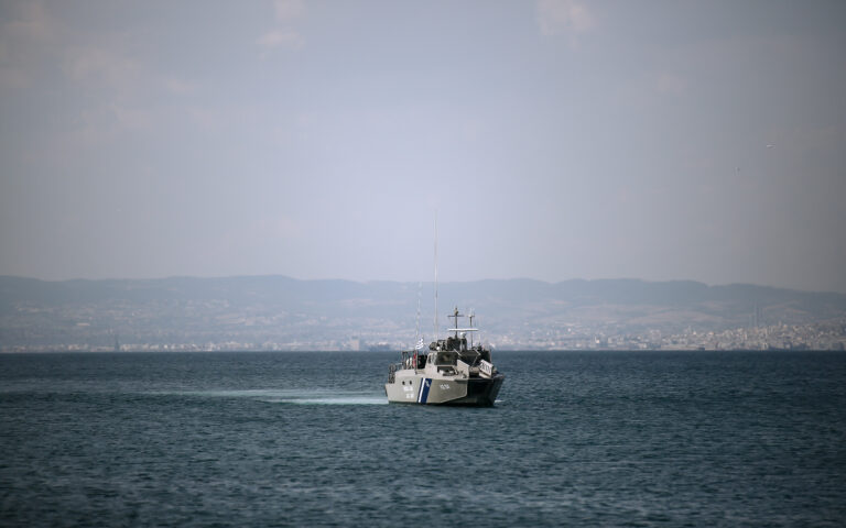 Σκάφος με πάνω από 100 μετανάστες εντοπίστηκε νότια της Κρήτης