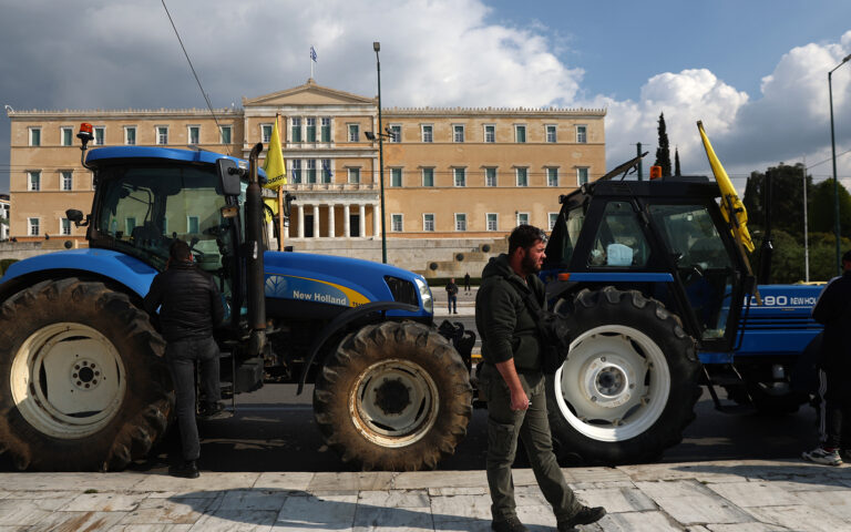 Αγροτικές κινητοποιήσεις: Live η κίνηση στους δρόμους της Αθήνας
