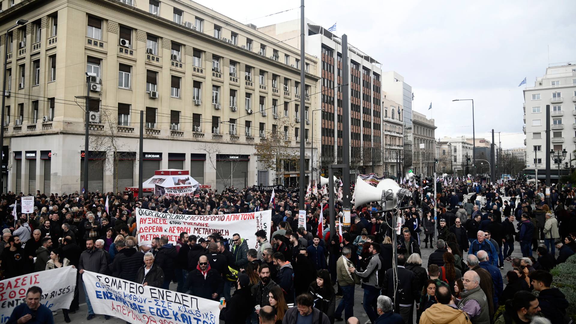 Τέμπη: Πάνω από 20.000 διαδήλωσαν στο κέντρο της Αθήνας-3