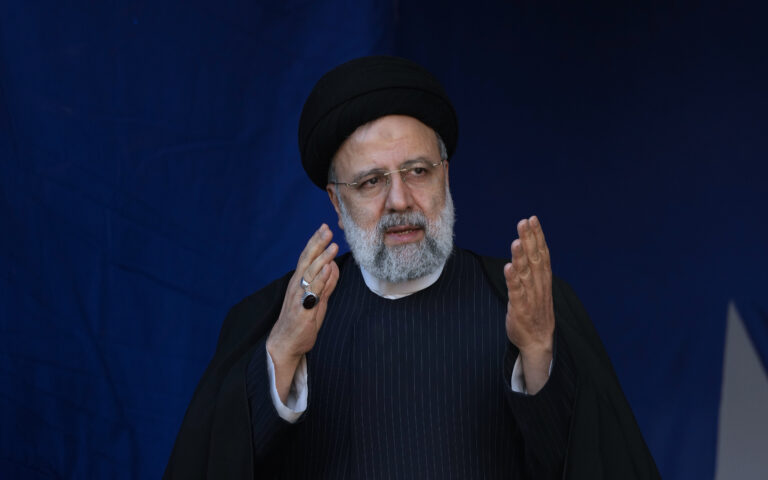 Πρόεδρος Ιράν: Απειλή για την ασφάλεια τα αμερικανικά στρατεύματα στη Μέση Ανατολή