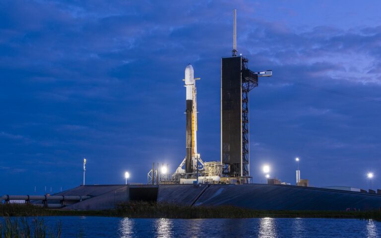SpaceX: Αναβολή εκτόξευσης πυραύλου για τη Σελήνη λόγω τεχνικού θέματος