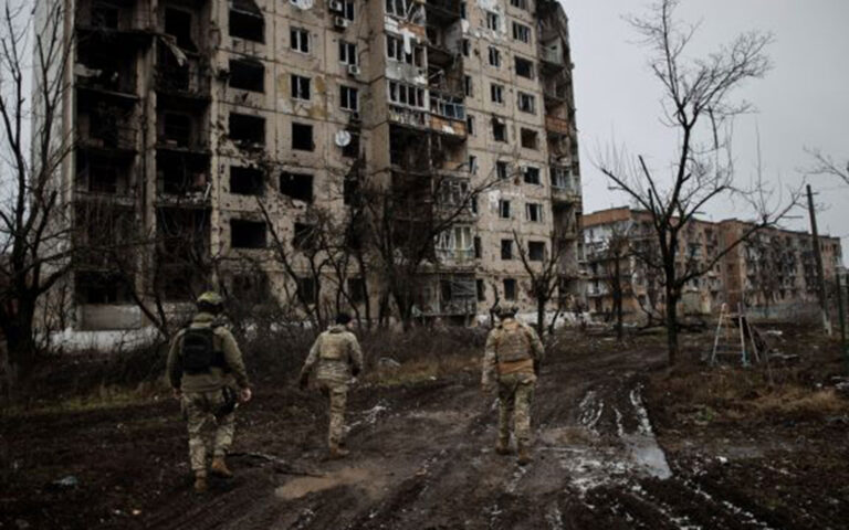 Ουκρανία: Χαρακώματα χωρίς αύριο δύο χρόνια μετά