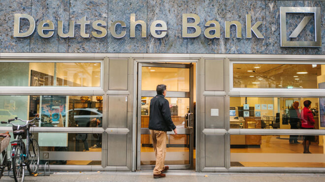 deutsche-bank-οι-υπάλληλοι-αντιδρούν-στον-περιορ-562906048