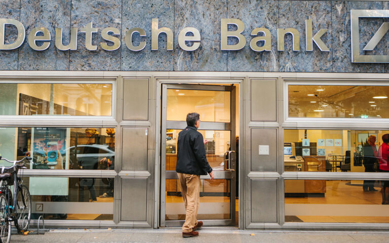 Deutsche Bank: Οι υπάλληλοι αντιδρούν στον περιορισμό της τηλεργασίας